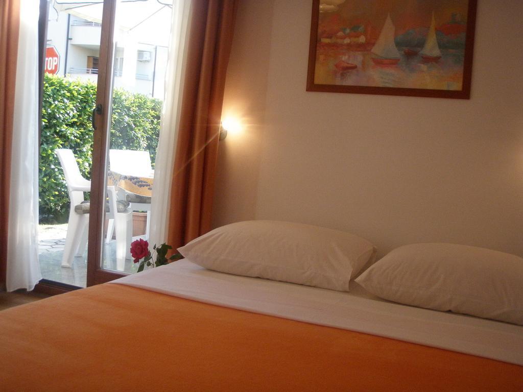Apartments Barbara Пореч Экстерьер фото